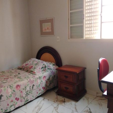 Casa Amarela Apartment Uberlândia Екстериор снимка
